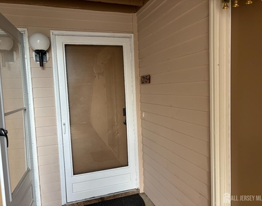 215 Aspen Drive - Photo Thumbnail 2