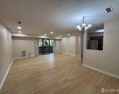 215 Aspen Drive - Photo Thumbnail 3