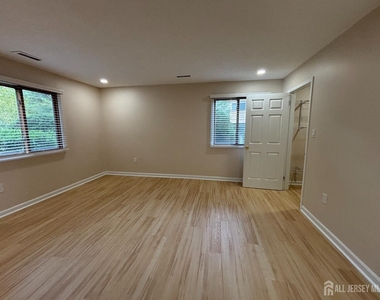 215 Aspen Drive - Photo Thumbnail 10