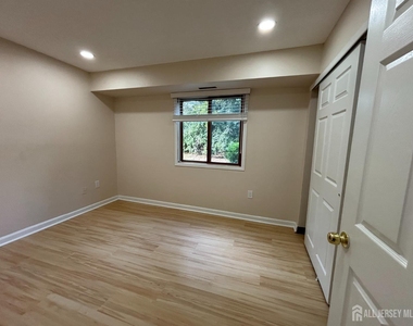 215 Aspen Drive - Photo Thumbnail 17