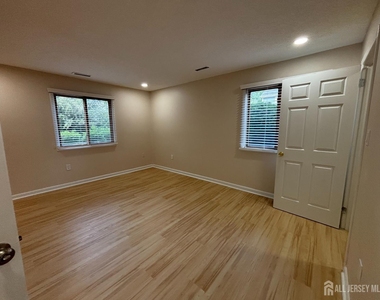 215 Aspen Drive - Photo Thumbnail 12