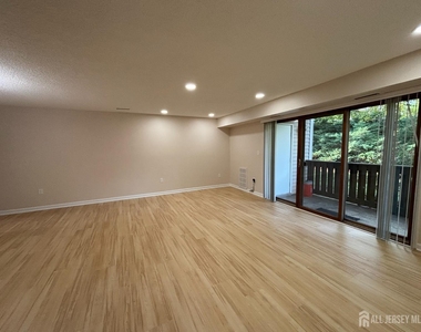 215 Aspen Drive - Photo Thumbnail 9