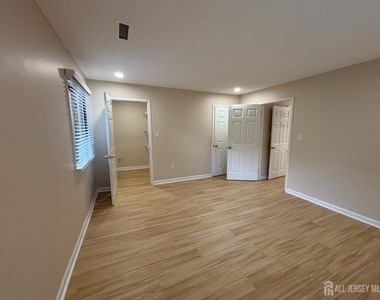 215 Aspen Drive - Photo Thumbnail 11
