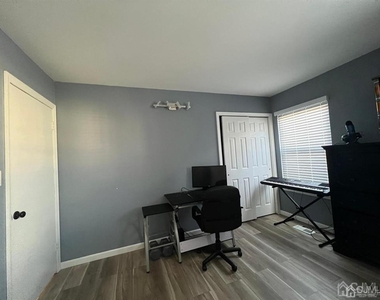 66 Redbud Road - Photo Thumbnail 15