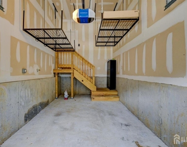 202 Downey Lane - Photo Thumbnail 54