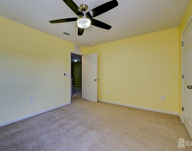 202 Downey Lane - Photo Thumbnail 43