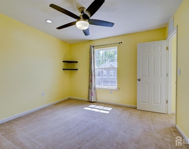202 Downey Lane - Photo Thumbnail 45