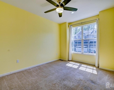 202 Downey Lane - Photo Thumbnail 6