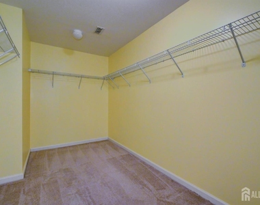 202 Downey Lane - Photo Thumbnail 39