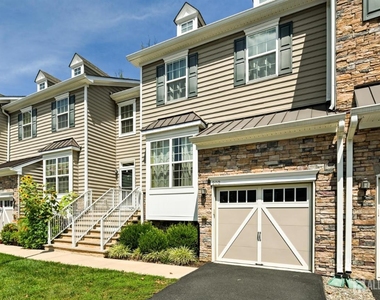 202 Downey Lane - Photo Thumbnail 2