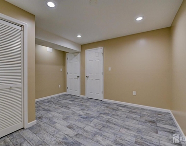 202 Downey Lane - Photo Thumbnail 52