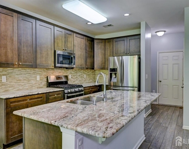 202 Downey Lane - Photo Thumbnail 29