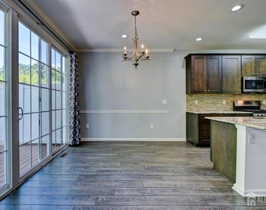 202 Downey Lane - Photo Thumbnail 25