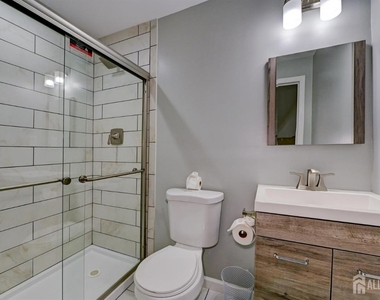 202 Downey Lane - Photo Thumbnail 51