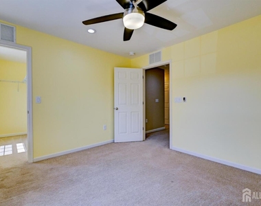 202 Downey Lane - Photo Thumbnail 46
