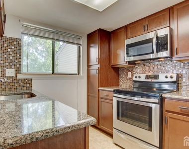 94 Salix Plaza - Photo Thumbnail 12