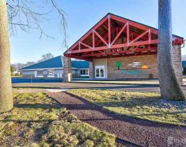 94 Salix Plaza - Photo Thumbnail 24