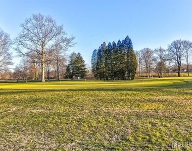94 Salix Plaza - Photo Thumbnail 26
