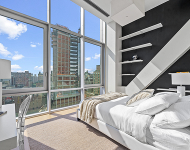 52 E 4th Street - Photo Thumbnail 10