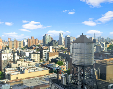 52 E 4th Street - Photo Thumbnail 5