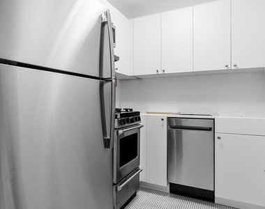 10 E 13th Street - Photo Thumbnail 4