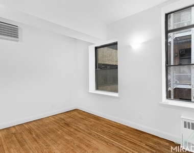 10 E 13th Street - Photo Thumbnail 9
