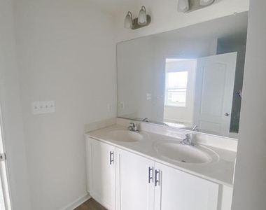 36 Orchard Green Drive - Photo Thumbnail 10