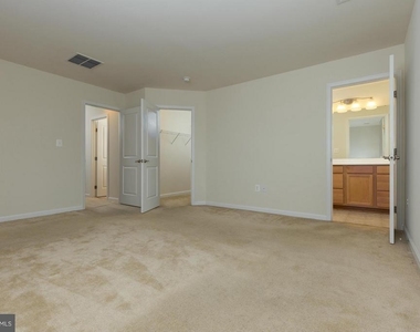 4548 Alliance Way - Photo Thumbnail 14