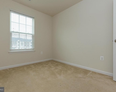4548 Alliance Way - Photo Thumbnail 16