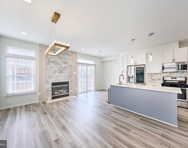 13070 Shenvale Circle - Photo Thumbnail 2