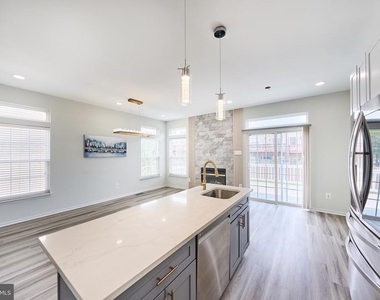 13070 Shenvale Circle - Photo Thumbnail 1