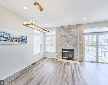 13070 Shenvale Circle - Photo Thumbnail 3