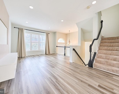 13070 Shenvale Circle - Photo Thumbnail 7