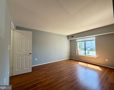 9563 Battery Heights Boulevard - Photo Thumbnail 15