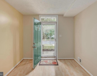 44102 Tippecanoe Terrace - Photo Thumbnail 13