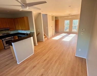 44102 Tippecanoe Terrace - Photo Thumbnail 12