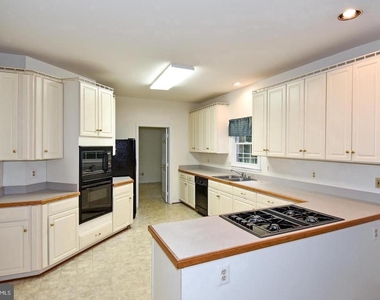 47313 Grandview Place - Photo Thumbnail 13