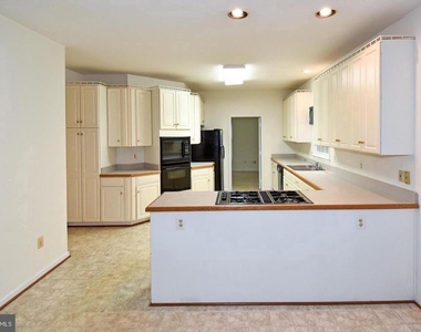 47313 Grandview Place - Photo Thumbnail 12