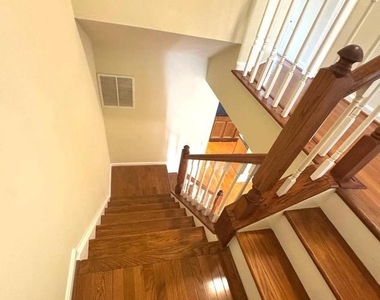 5316 Ridley Court - Photo Thumbnail 10