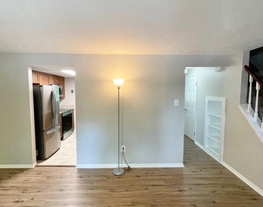 1602 Harvest Green Court - Photo Thumbnail 5
