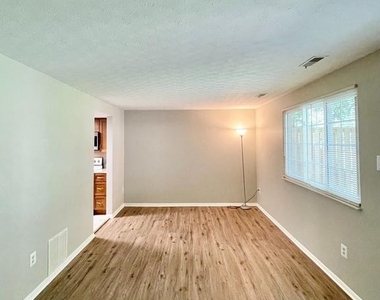 1602 Harvest Green Court - Photo Thumbnail 14