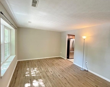 1602 Harvest Green Court - Photo Thumbnail 2