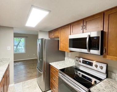 1602 Harvest Green Court - Photo Thumbnail 10