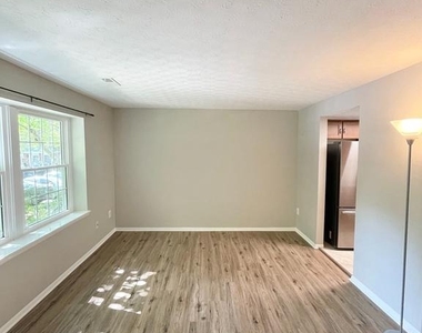 1602 Harvest Green Court - Photo Thumbnail 3