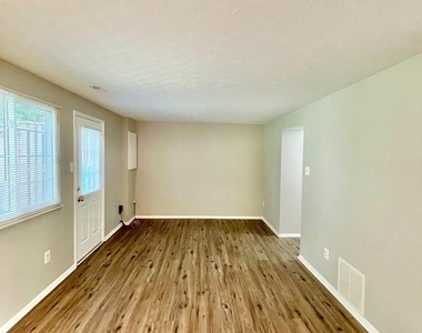 1602 Harvest Green Court - Photo Thumbnail 12