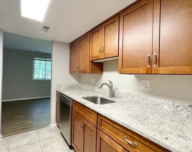1602 Harvest Green Court - Photo Thumbnail 11