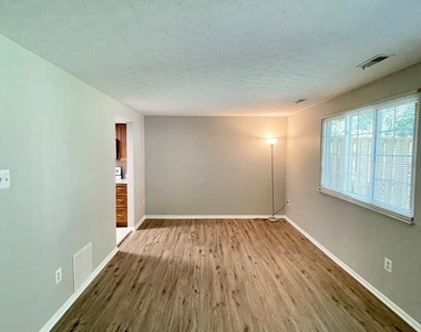 1602 Harvest Green Court - Photo Thumbnail 16