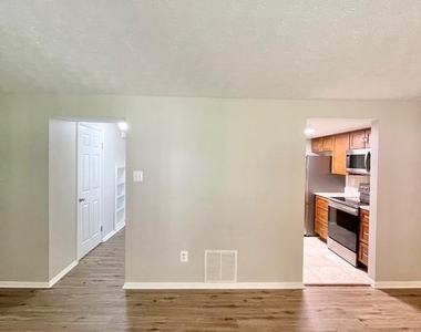 1602 Harvest Green Court - Photo Thumbnail 13