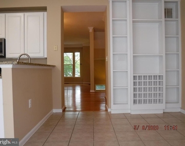 4063 Fountainside Lane - Photo Thumbnail 7