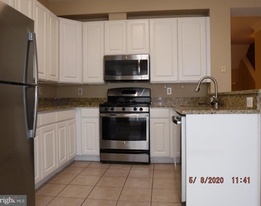 4063 Fountainside Lane - Photo Thumbnail 11